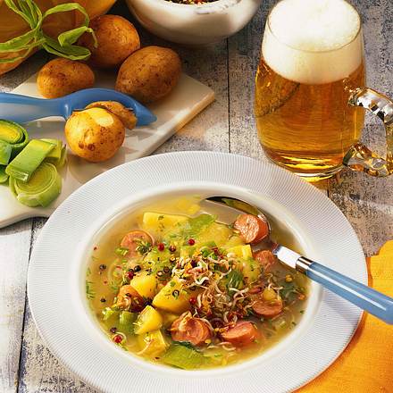 Kartoffel-Lauch-Suppe mit Würstchen Rezept Kartoffel-Lauch-Suppe mit Würstchen Rezept