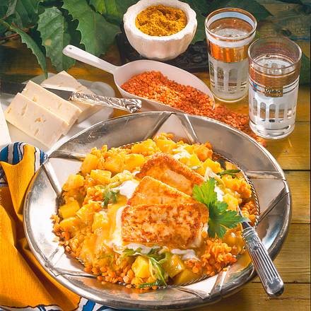 Kartoffel-Linsen-Curry mit Schafskäse Rezept Kartoffel-Linsen-Curry mit Schafskäse Rezept
