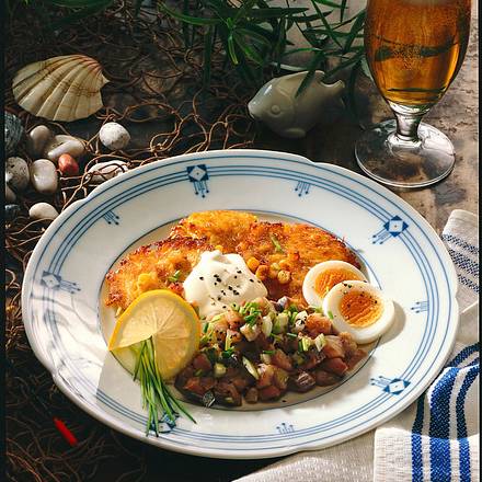 Kartoffel-Mais-Küchlein mit Matjes-Tartar Rezept