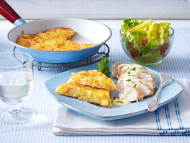 Kartoffel-Möhren-Rösti mit gratiniertem Hähnchenfilet Rezept Kartoffel-Möhren-Rösti mit gratiniertem Hähnchenfilet Rezept
