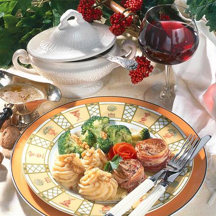Kartoffel-Nuß-Püree zu Medaillons Rezept Kartoffel-Nuß-Püree zu Medaillons Rezept