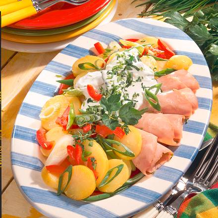 Kartoffel-Paprika-Salat mit gekochtem Schinken Rezept Kartoffel-Paprika-Salat mit gekochtem Schinken Rezept