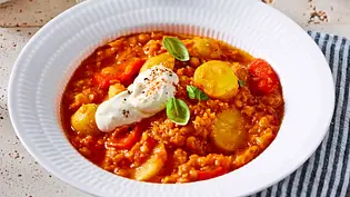 Kartoffel-Paprika-Topf zum Feierabend Rezept - Foto: LECKER @ Bauer Media Group Kartoffel-Paprika-Topf zum Feierabend Rezept - Foto: LECKER @ Bauer Media Group
