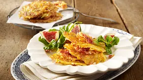 Kartoffel-Pastinaken-Rösti mit Pancetta und Salat Rezept - Foto: LECKER @ Bauer Media Group