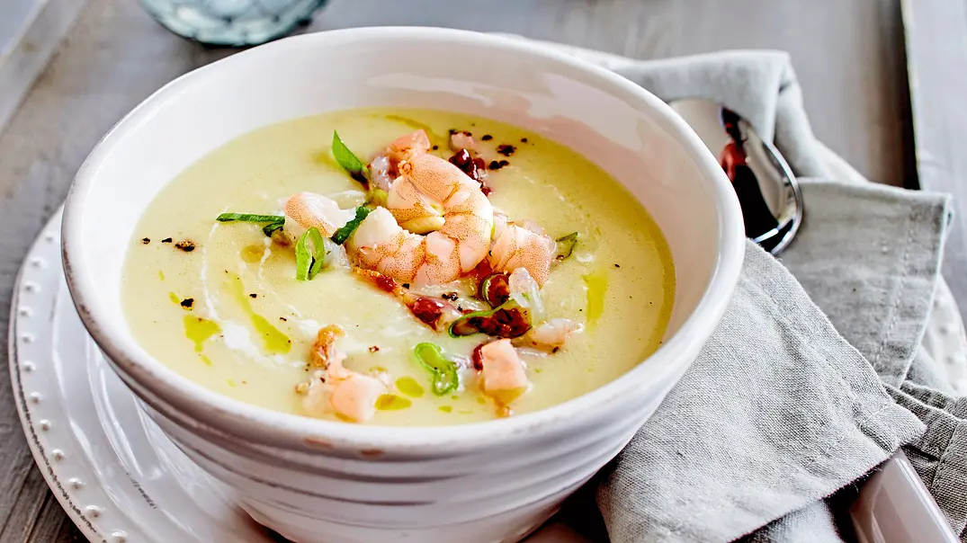 Kartoffel-Pastinaken-Suppe mit Garnelen Rezept - Foto: LECKER @ Bauer Media Group Kartoffel-Pastinaken-Suppe mit Garnelen Rezept - Foto: LECKER @ Bauer Media Group