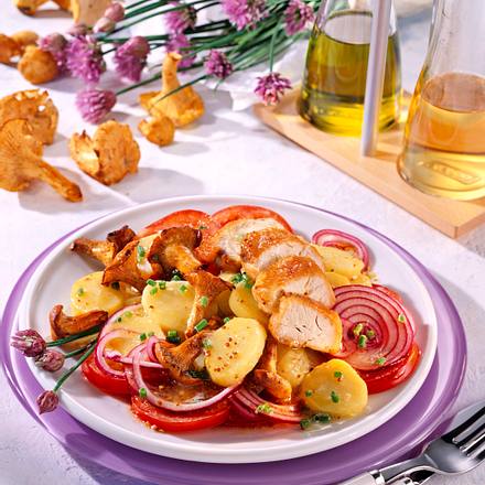 Kartoffel-Pfifferling-Salat zu gebratenem Hähnchenfilet Rezept