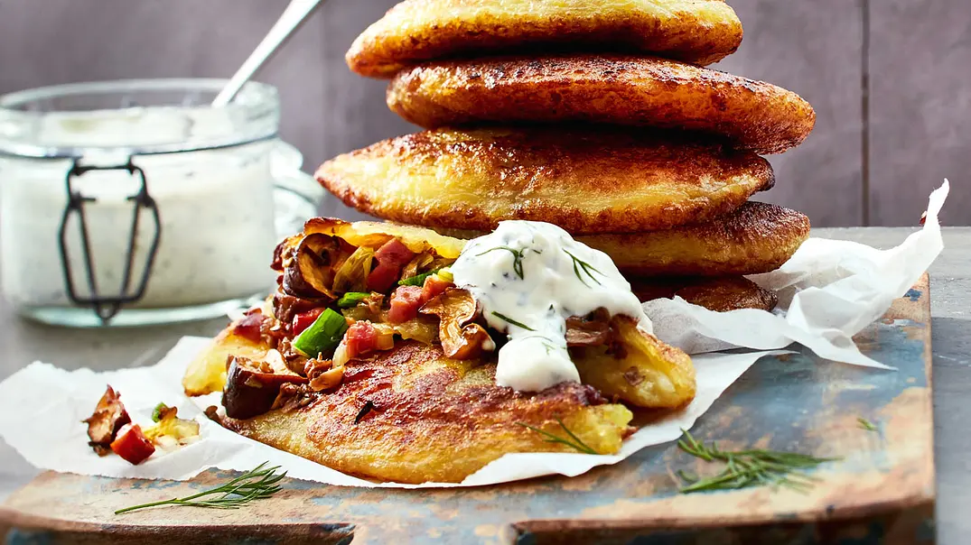 Kartoffel-Pilz-Pancakes Rezept - Foto: LECKER @ Bauer Media Group
