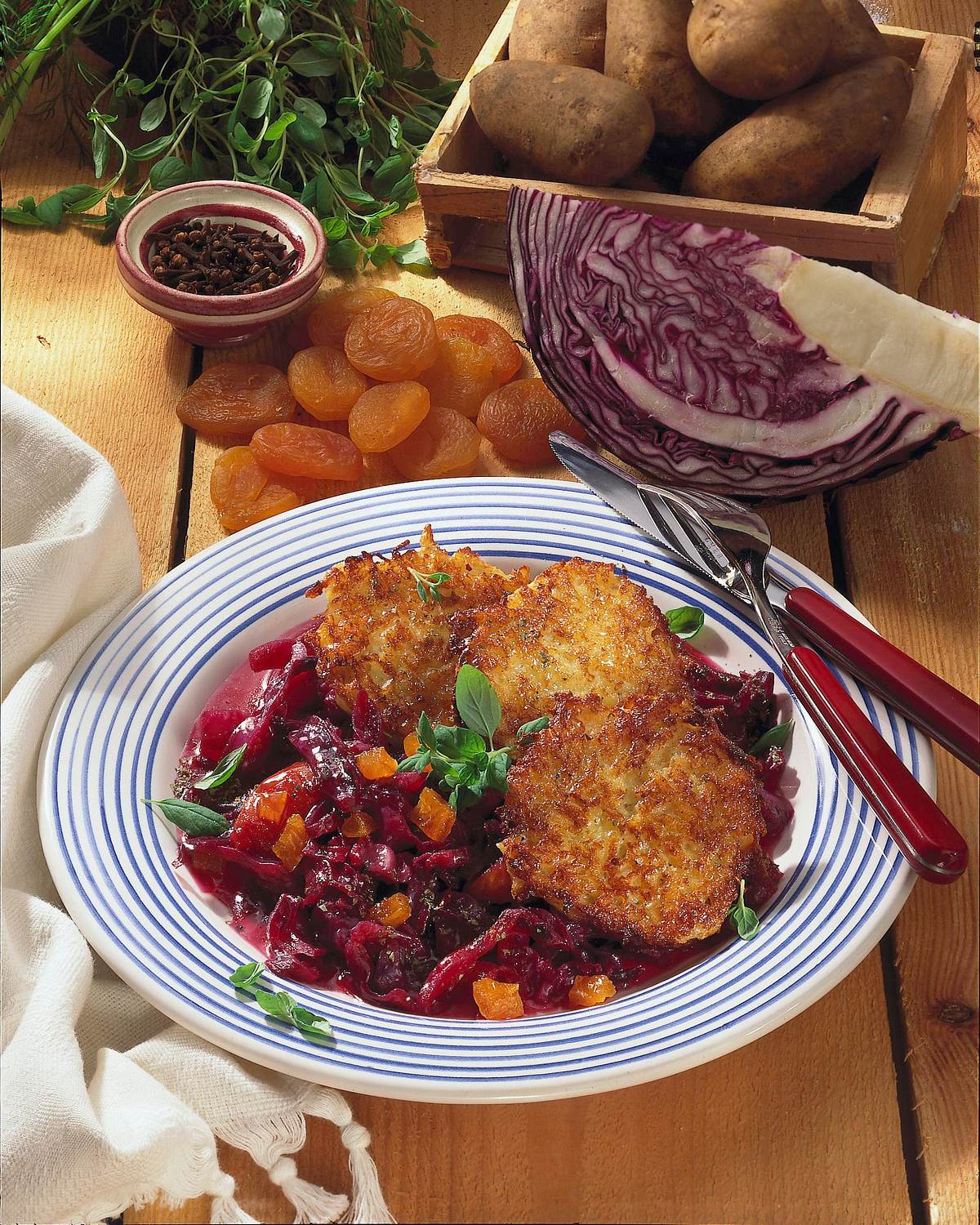 Kartoffel-Quark-Puffer mit Rotkohl Rezept