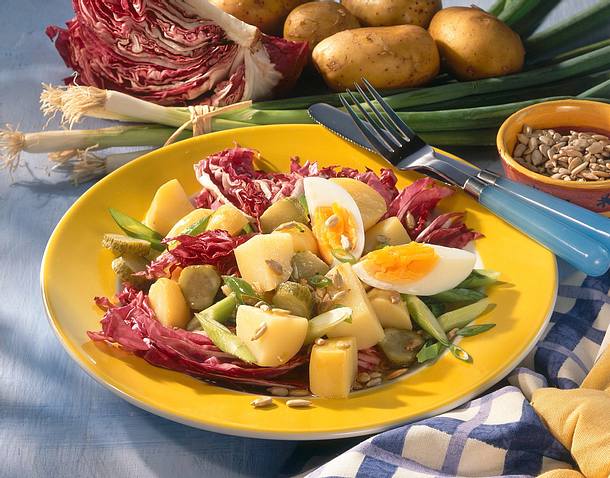 Kartoffel-Salat mit Ei Rezept Kartoffel-Salat mit Ei Rezept