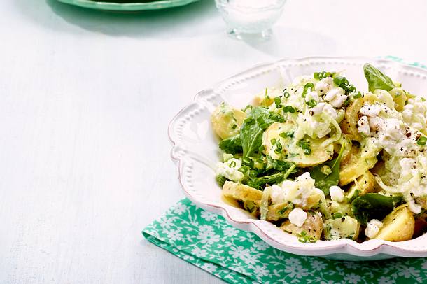 Kartoffel-Salat mit leichtem Gurkendressing und Hüttenkäse-Zaziki Rezept Kartoffel-Salat mit leichtem Gurkendressing und Hüttenkäse-Zaziki Rezept