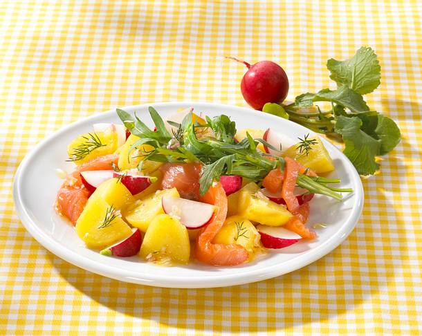 Kartoffel-Salat mit Räucherlachs Rezept Kartoffel-Salat mit Räucherlachs Rezept