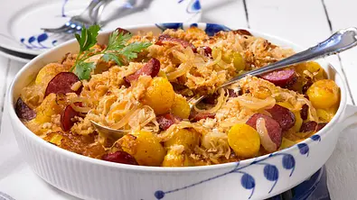 Kartoffel-Sauerkraut-Auflauf Rezept - Foto: LECKER @ Bauer Media Group