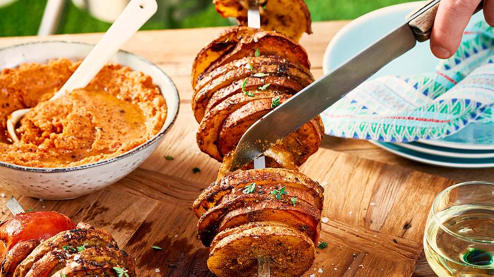 Grillideen für raffinierte Rezepte vom Rost: Kartoffel-Schawarma - Foto: House of Food / Bauer Food Experts KG