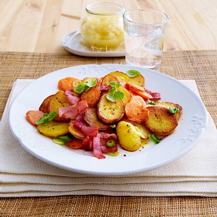 Kartoffel-Schinken-Gröstl mit Apfelkompott Rezept