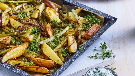 Kartoffel-Spargelblech Rezept - Foto: House of Food / Bauer Food Experts KG