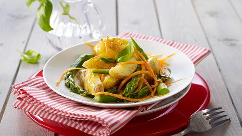 Kartoffel-Spargelsalat mit Möhren und Honig-Vinaigrette Rezept - Foto: House of Food / Bauer Food Experts KG