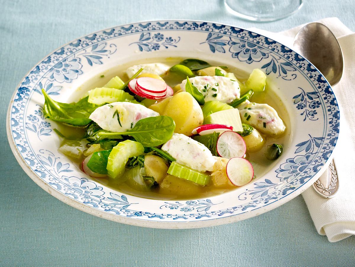 Kartoffel-Spinat-Eintopf mit Radieschen-Schnittlauch-Nockerln Rezept