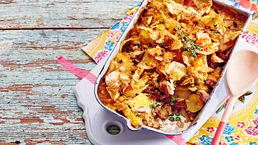 Kartoffel-Thunfisch-Auflauf mit Chipskruste Rezept - Foto: LECKER @ Bauer Media Group Kartoffel-Thunfisch-Auflauf mit Chipskruste Rezept - Foto: LECKER @ Bauer Media Group