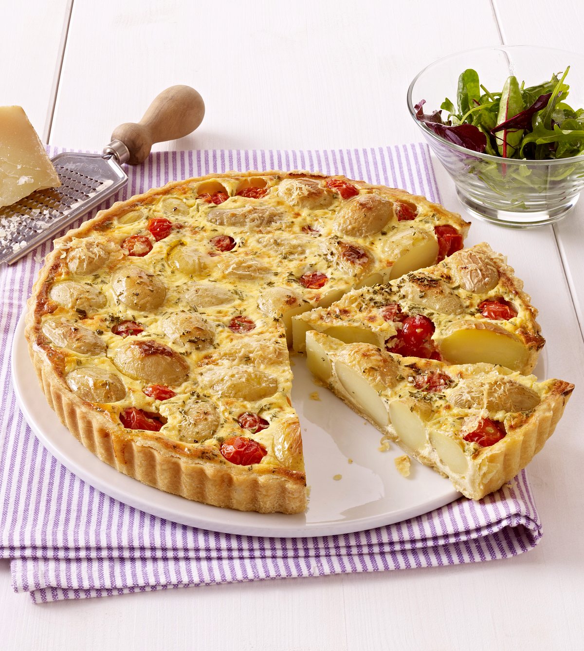 Kartoffel-Tomaten-Tarte mit Parmesan und Rosmarin Rezept