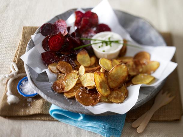 Kartoffel- & Rote Bete-Chips Rezept Kartoffel- & Rote Bete-Chips Rezept
