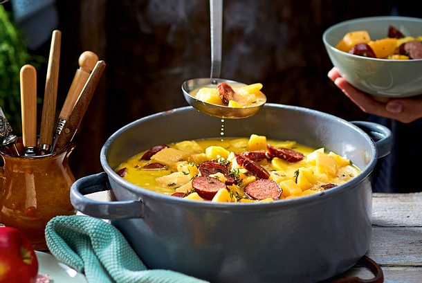 Kartoffel-Wurst-Eintopf mit scharfem Wasabi-Topping Rezept Kartoffel-Wurst-Eintopf mit scharfem Wasabi-Topping Rezept