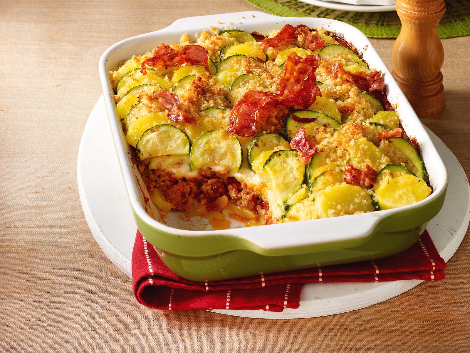 Kartoffel-Zucchini-Auflauf mit Hack Rezept | LECKER