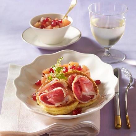 Kartoffelblini zu geräucherter Gänsebrust Rezept Kartoffelblini zu geräucherter Gänsebrust Rezept