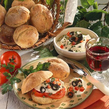Kartoffelbrötchen mit Käse-Dip Rezept Kartoffelbrötchen mit Käse-Dip Rezept