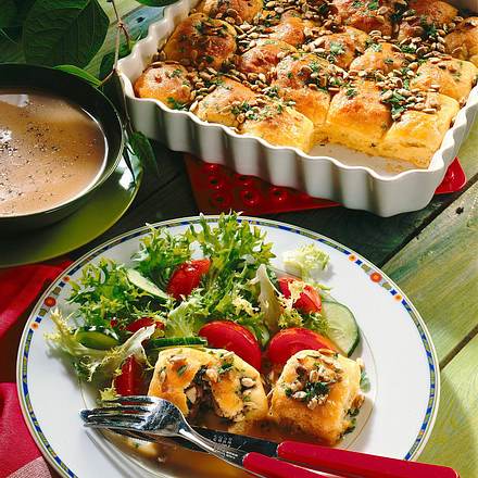 Kartoffelbuchteln mit Pilz- füllung und Madeira Rezept Kartoffelbuchteln mit Pilz- füllung und Madeira Rezept