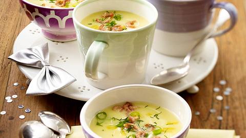 Kartoffelcremesuppe mit Nordseekrabben Rezept - Foto: House of Food / Bauer Food Experts KG