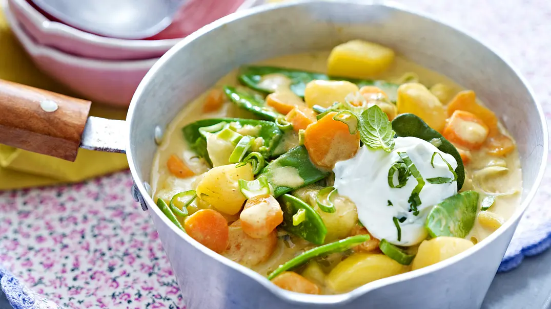 Kartoffelcurry „Coco Jumbo“ Rezept - Foto: LECKER @ Bauer Media Group Kartoffelcurry „Coco Jumbo“ Rezept - Foto: LECKER @ Bauer Media Group