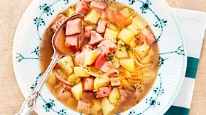 Kartoffel-Fleisch-Topf Warm ums Hotz Rezept - Foto: LECKER @ Bauer Media Group