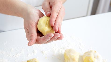 Kartoffelknödel formen - Foto: House of Food / Bauer Food Experts KG