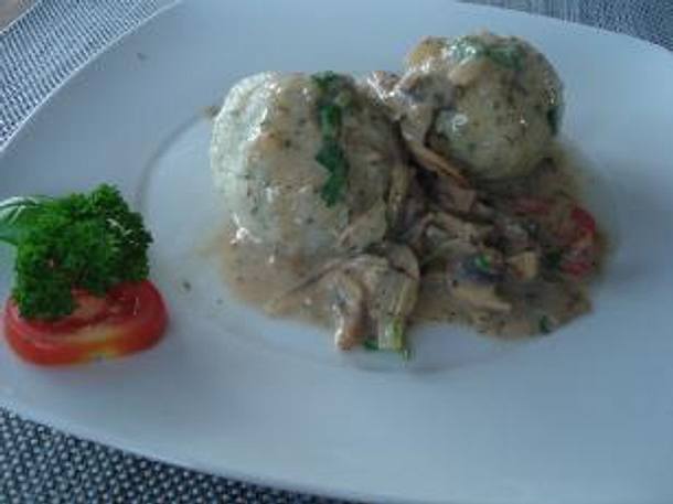 Kartoffelknödel mit Majoran Rezept Kartoffelknödel mit Majoran Rezept