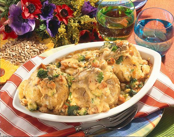 Kartoffeln mit Broccoli-Putenragout Rezept Kartoffeln mit Broccoli-Putenragout Rezept