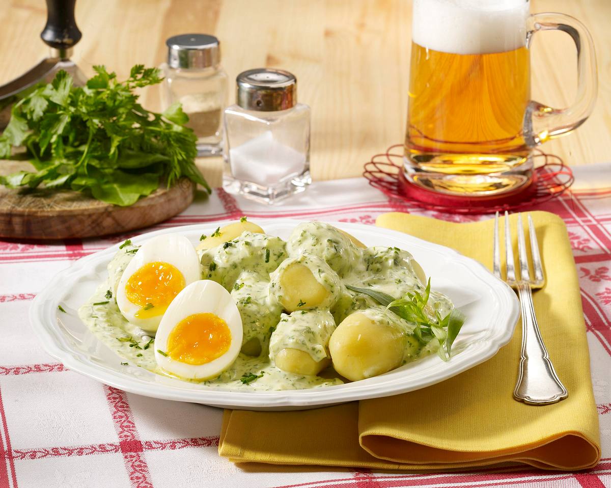 Kartoffeln mit grüner Soße und Eiern Rezept