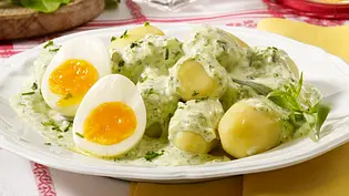 Kartoffeln mit grüner Soße und Eiern Rezept - Foto: LECKER @ Bauer Media Group Kartoffeln mit grüner Soße und Eiern Rezept - Foto: LECKER @ Bauer Media Group