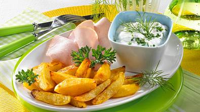 Kartoffeln mit Kräuter-Quark Rezept - Foto: LECKER @ Bauer Media Group