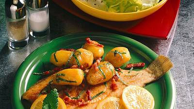 Kartoffeln, Scholle und Speck Rezept - Foto: House of Food / Bauer Food Experts KG