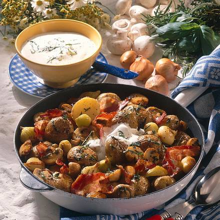 Kartoffelpfanne mit Champignons, Schalotten und Speck Rezept