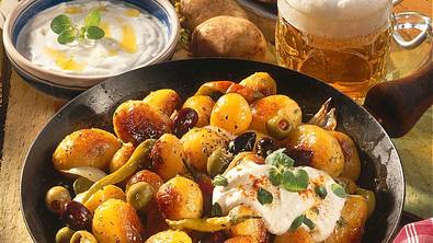 Kartoffelpfanne mit Schafskäsecreme Rezept - Foto: LECKER @ Bauer Media Group
