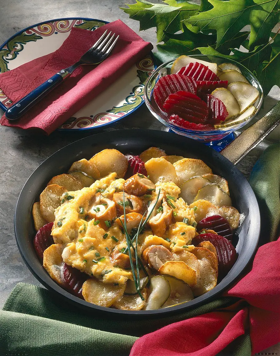 Kartoffelpfanne mit Schillerlocken-Rührei Rezept Kartoffelpfanne mit Schillerlocken-Rührei Rezept