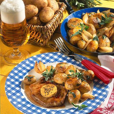 Kartoffelpfanne mit Schweinekoteletts Rezept Kartoffelpfanne mit Schweinekoteletts Rezept