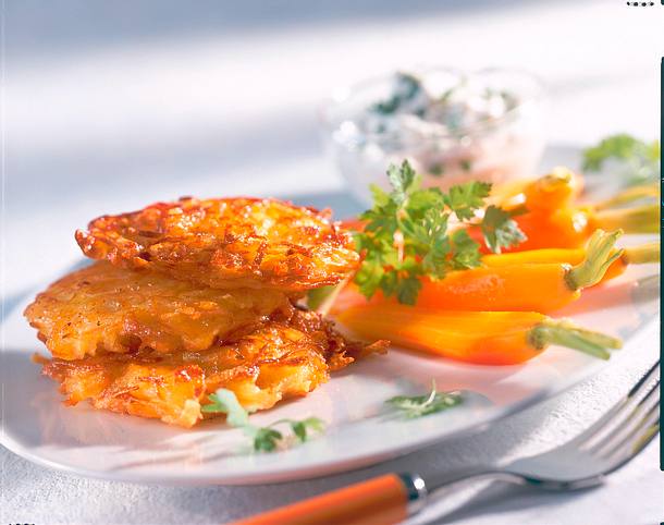 Kartoffelpuffer mit Bundmöhren Rezept Kartoffelpuffer mit Bundmöhren Rezept