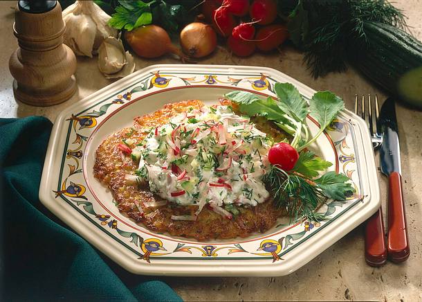 Kartoffelpuffer mit buntem Radieschenquark Rezept