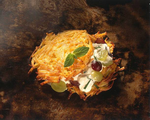 Kartoffelpuffer mit Trauben-Quark Rezept Kartoffelpuffer mit Trauben-Quark Rezept