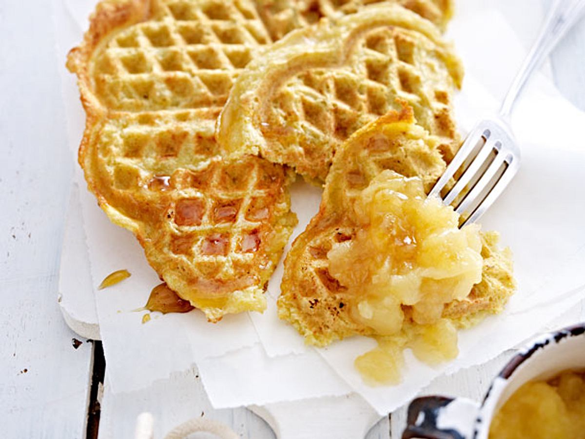 Kartoffelpuffer-Waffeln mit Apfelkompott