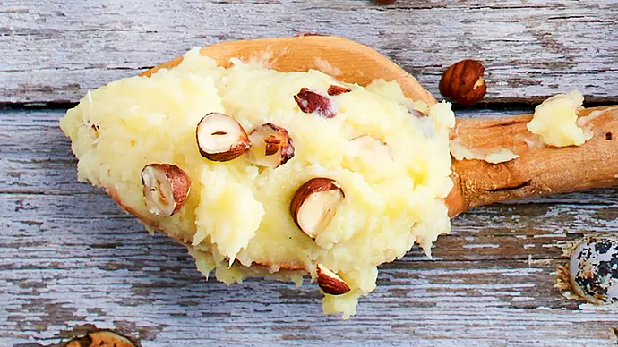 Kartoffelpüree mit Pastinaken und Haselnüssen Rezept - Foto: LECKER @ Bauer Media Group Kartoffelpüree mit Pastinaken und Haselnüssen Rezept - Foto: LECKER @ Bauer Media Group
