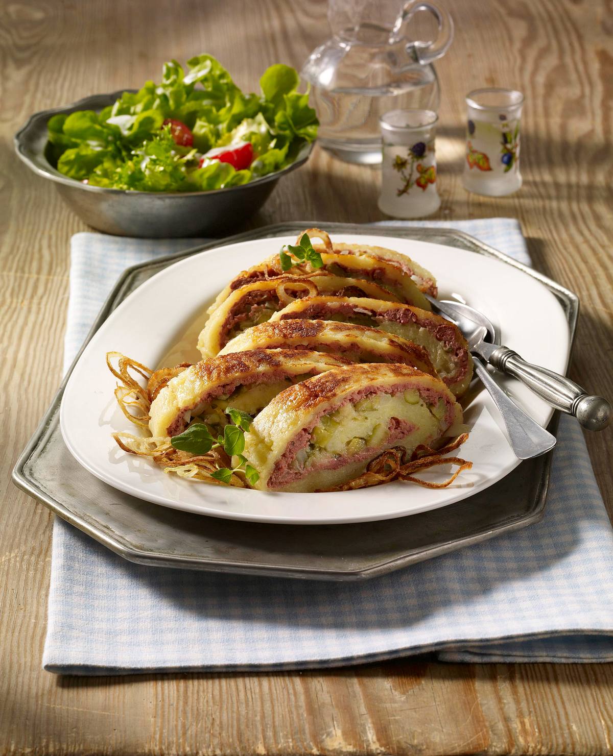 Kartoffelrolle mit Apfel-Leberwurst-Füllung Rezept