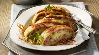 Kartoffelrolle mit Apfel-Leberwurst-Füllung Rezept - Foto: LECKER @ Bauer Media Group